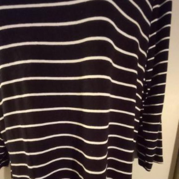 Light weight soft t-shirt - Picture 3 of 4